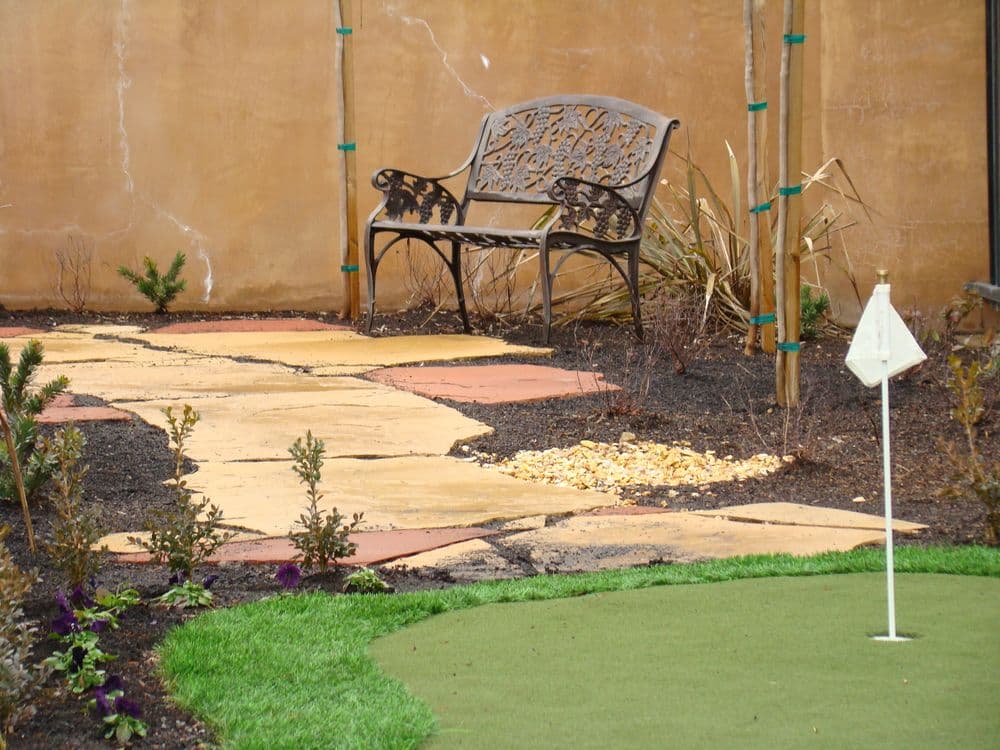 Gallery photos for Backyard Putting Green: Image #2