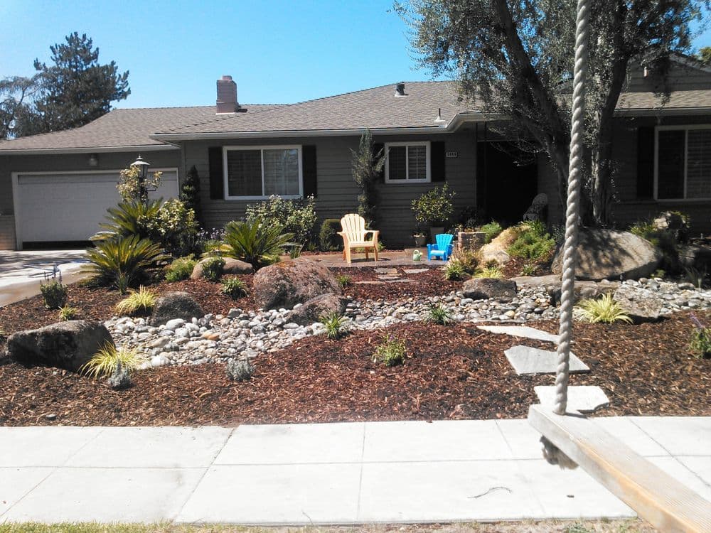 Gallery photos for Frontyard Landscapes: Image #9